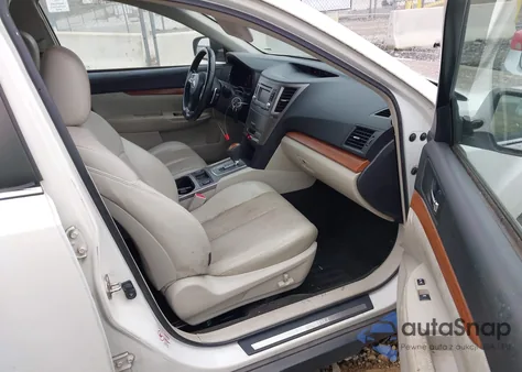 2014 Subaru Outback 2.5I Limited z USA, uszkodzony, nr VIN 4S4BRCLC3E3235306